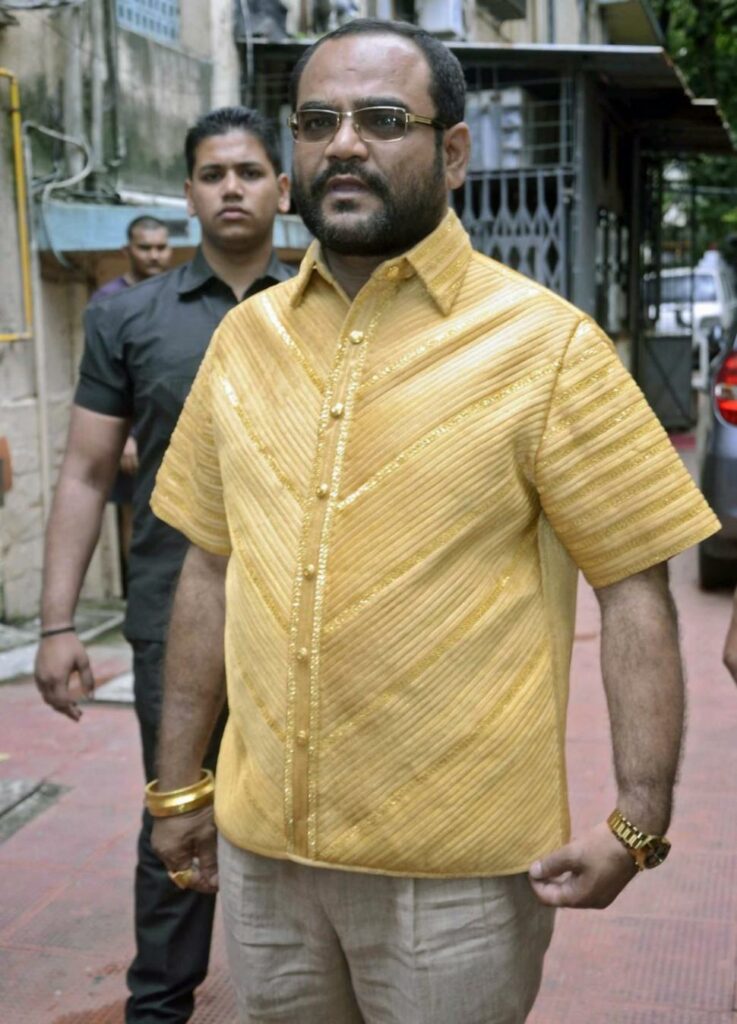 Indický podnikatel si nechal ušít košili ze zlata v hodnotě 4,5 mil. Kč