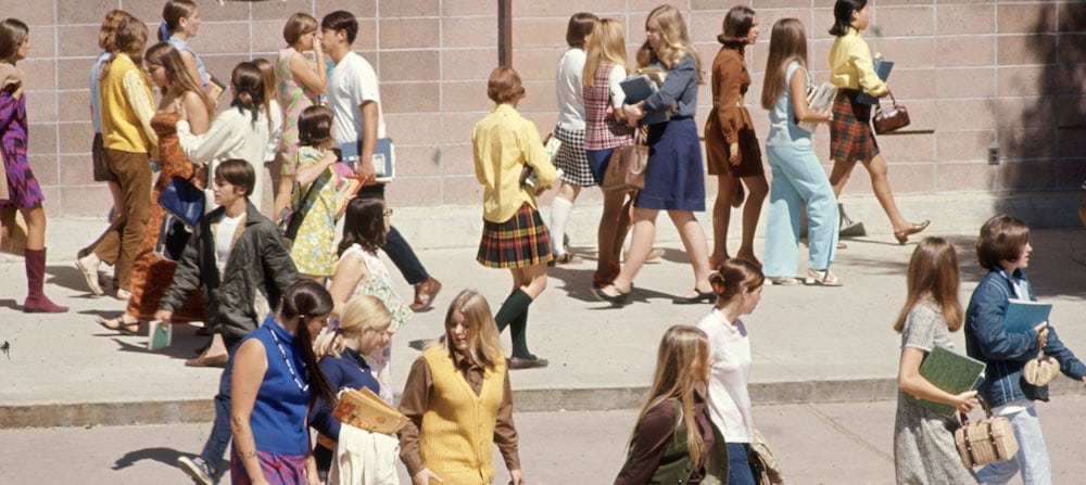 ak se oblékaly školačky v 60. letech v USA?