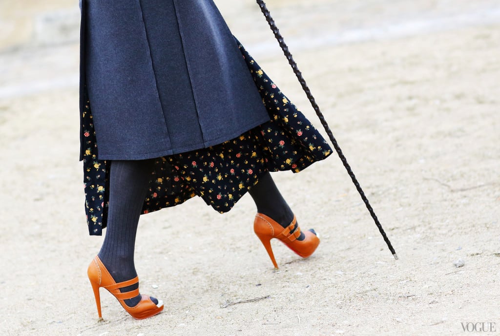 pfw-fw2013-street-style-day4-13_120621136152