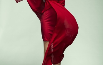 Fashion,Photo,Of,Young,Magnificent,Woman,In,Red,Dress.,Studio